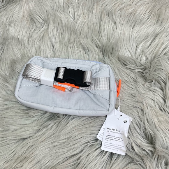 Lululemon everywhere belt bag - Picture 2 of 3